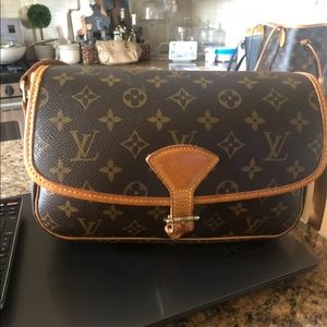 Authentic Sologne Crossbody Louis Vuitton
